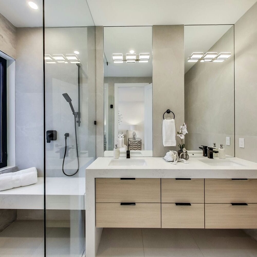 modern and sleek bathroom renovation in Toronto